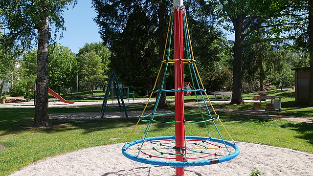 Spielgerät auf Spielplatz